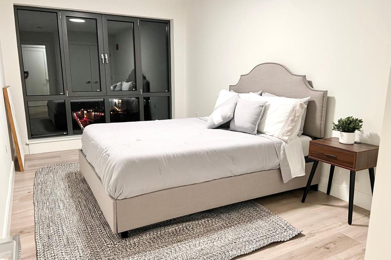 Modern 2 Bed Furnished In Appartement *