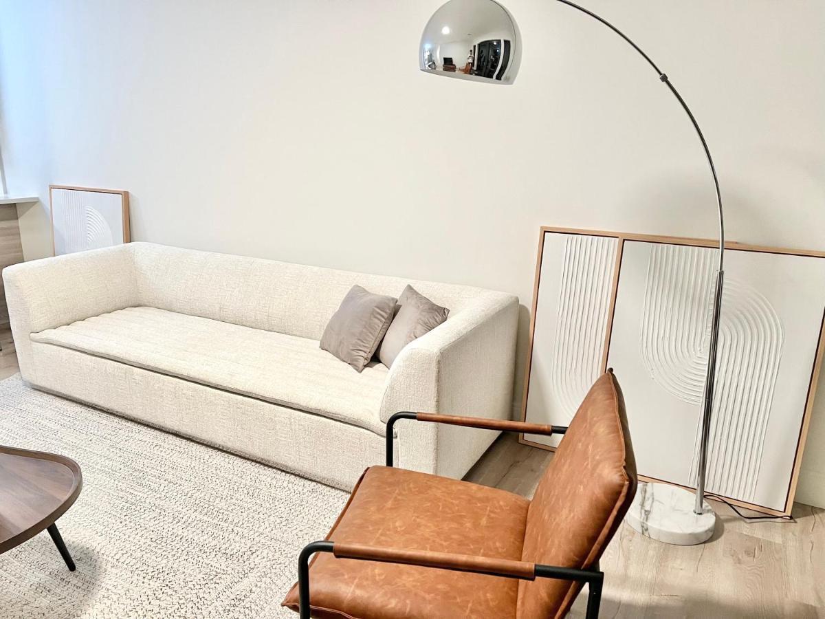 Modern 2 Bed Furnished In Quincy