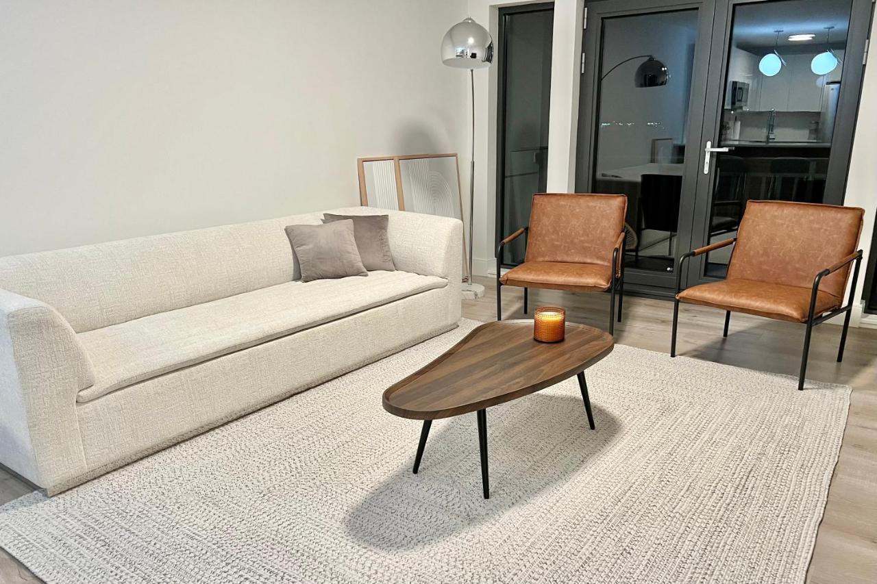 Appartement Modern 2 Bed Furnished In