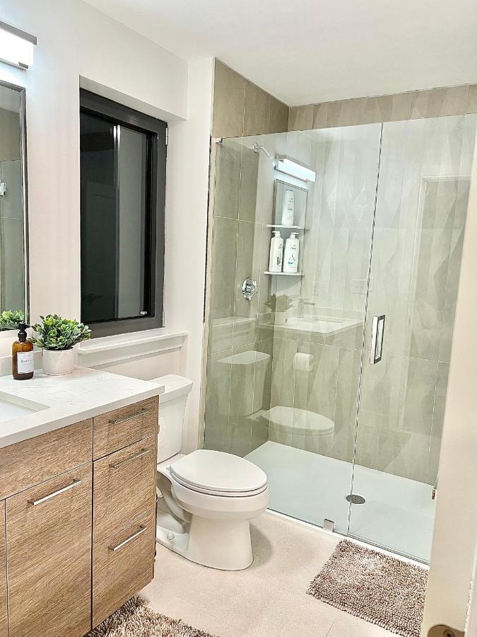 Modern 2 Bed Furnished In *